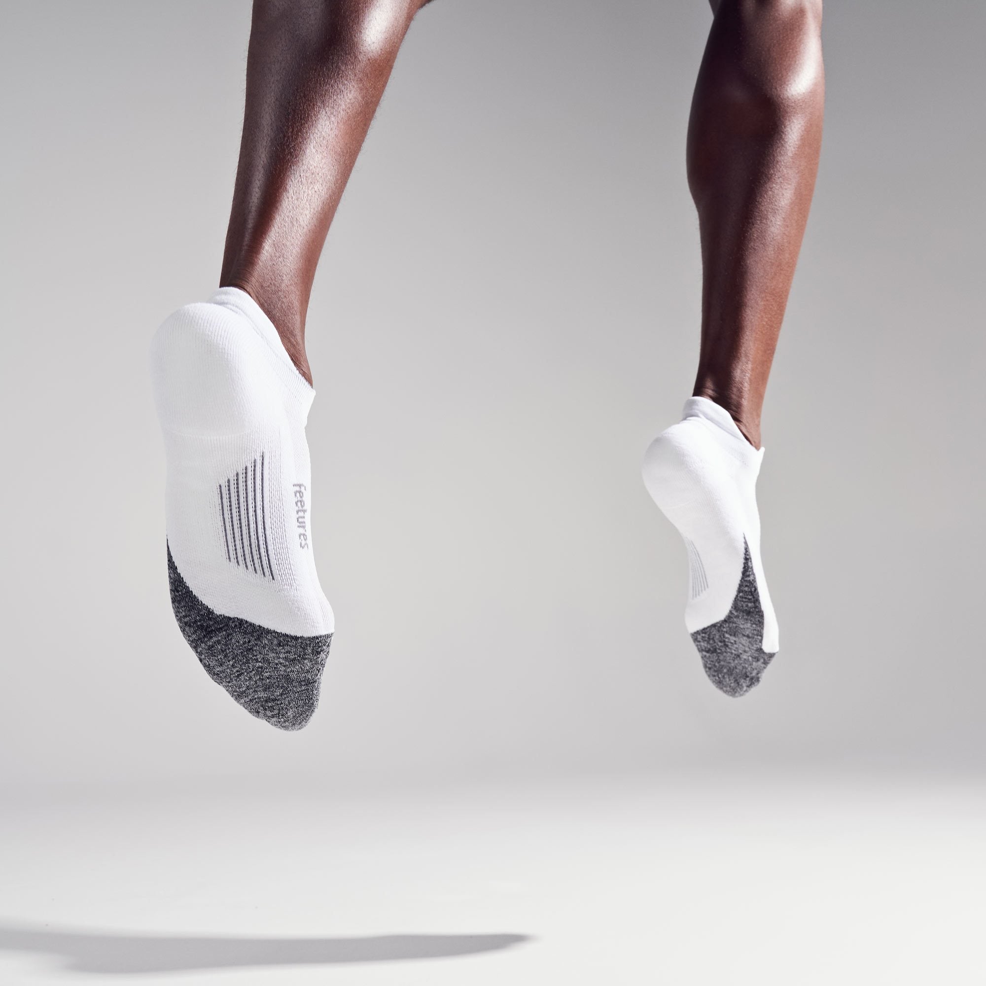 Feetures_Elite Light Cushion No-Show Tab_White
