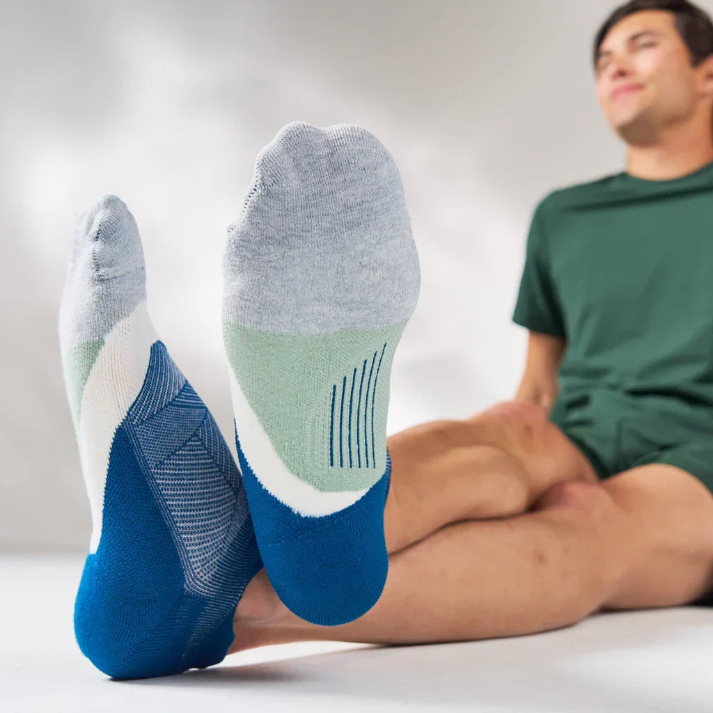 Feetures_Elite Light Cushion No-Show Tab_Midnight Woods
