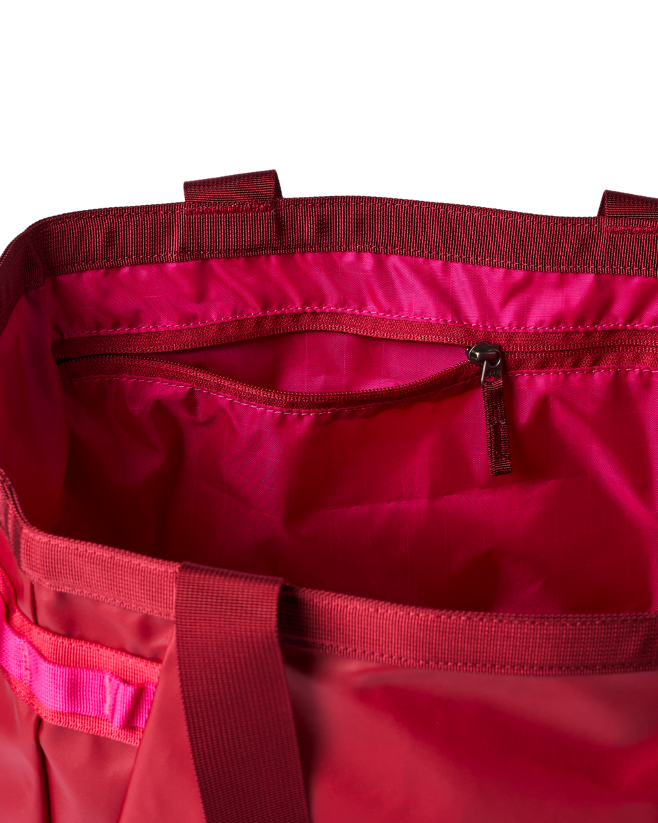 Cotopaxi_Allpa 30L Gear Hauler Tote_Crimson