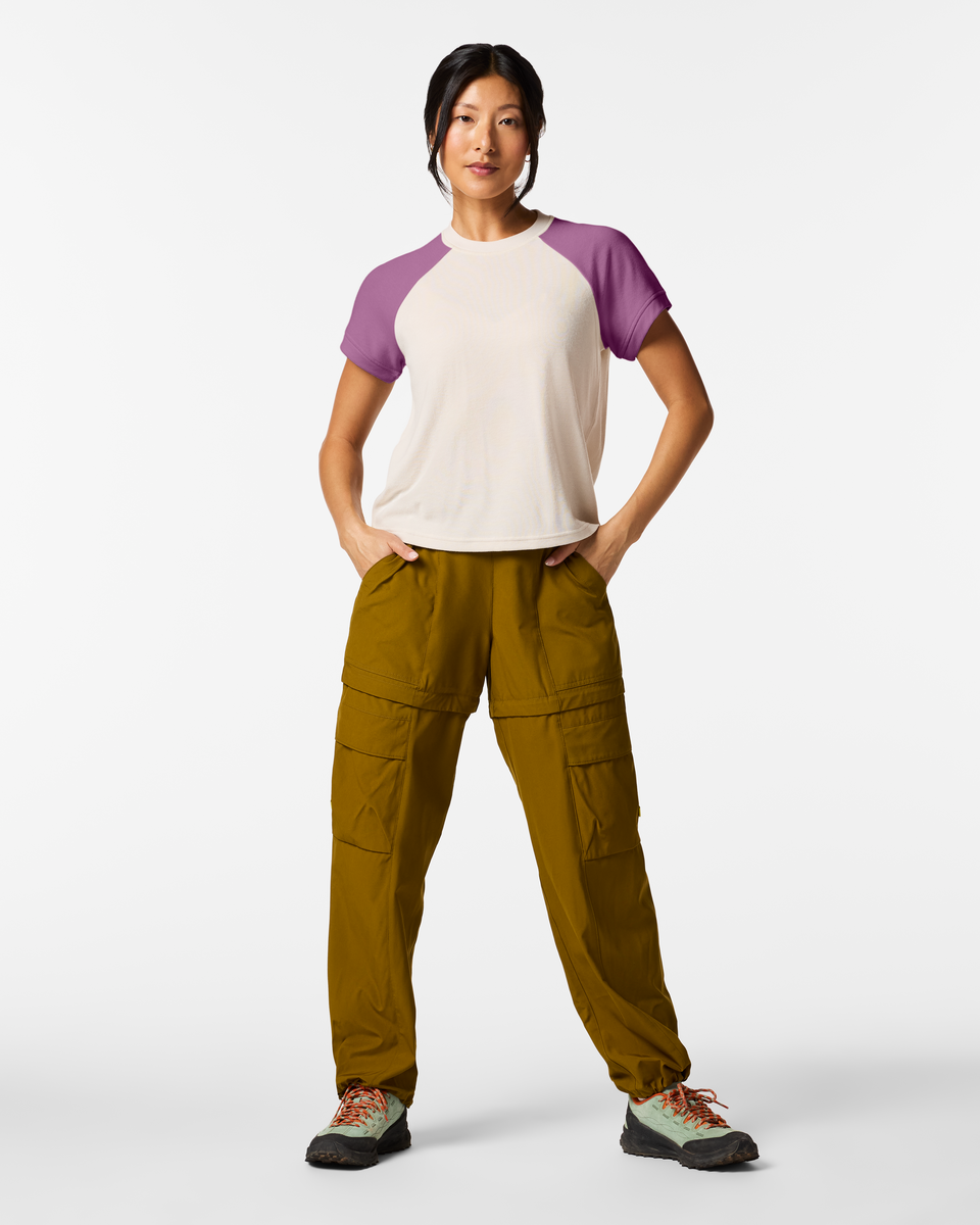 Cotopaxi_Women's Perenne Short-Sleeve Shirt_Mystic / Cream